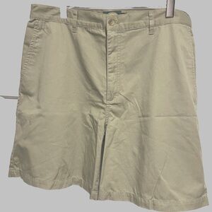 **NWOT**Women's Cabela Khaki Shorts with elastic insets High Waist  Rise Size 18